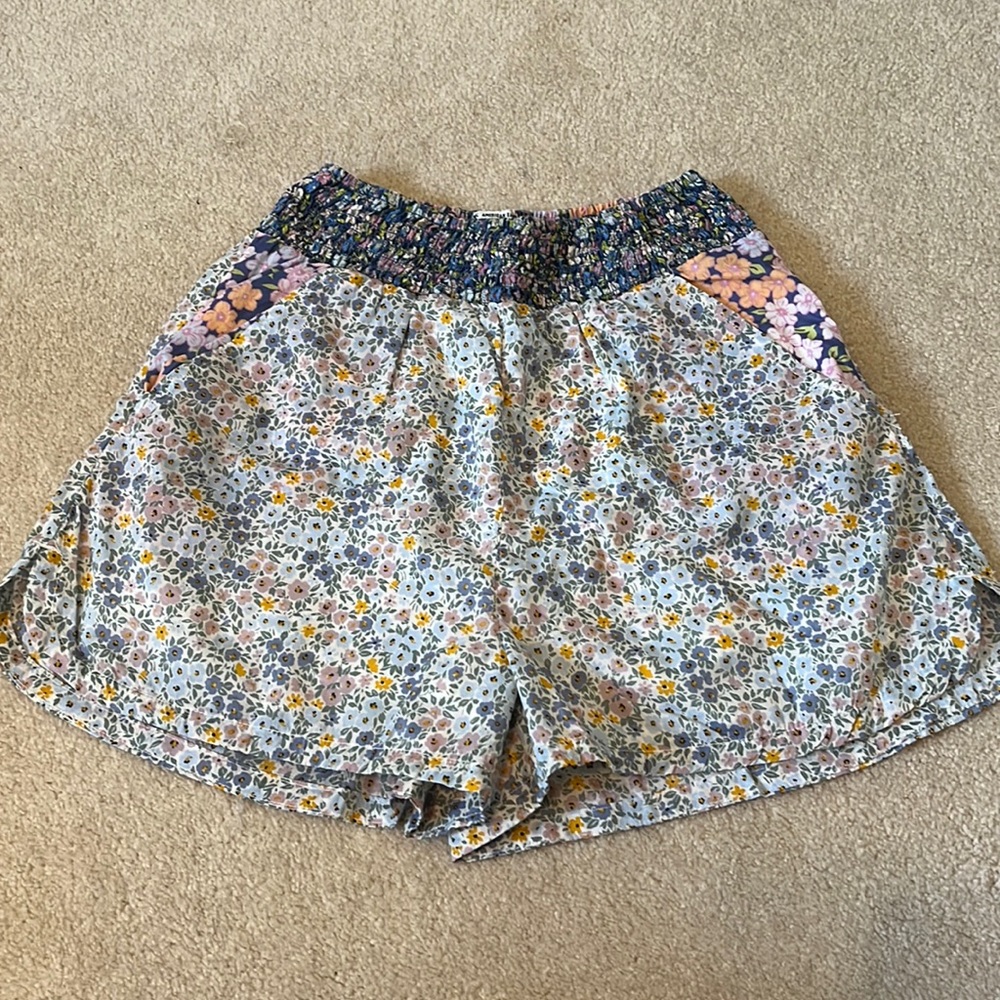 Blue flower print American Eagle shorts